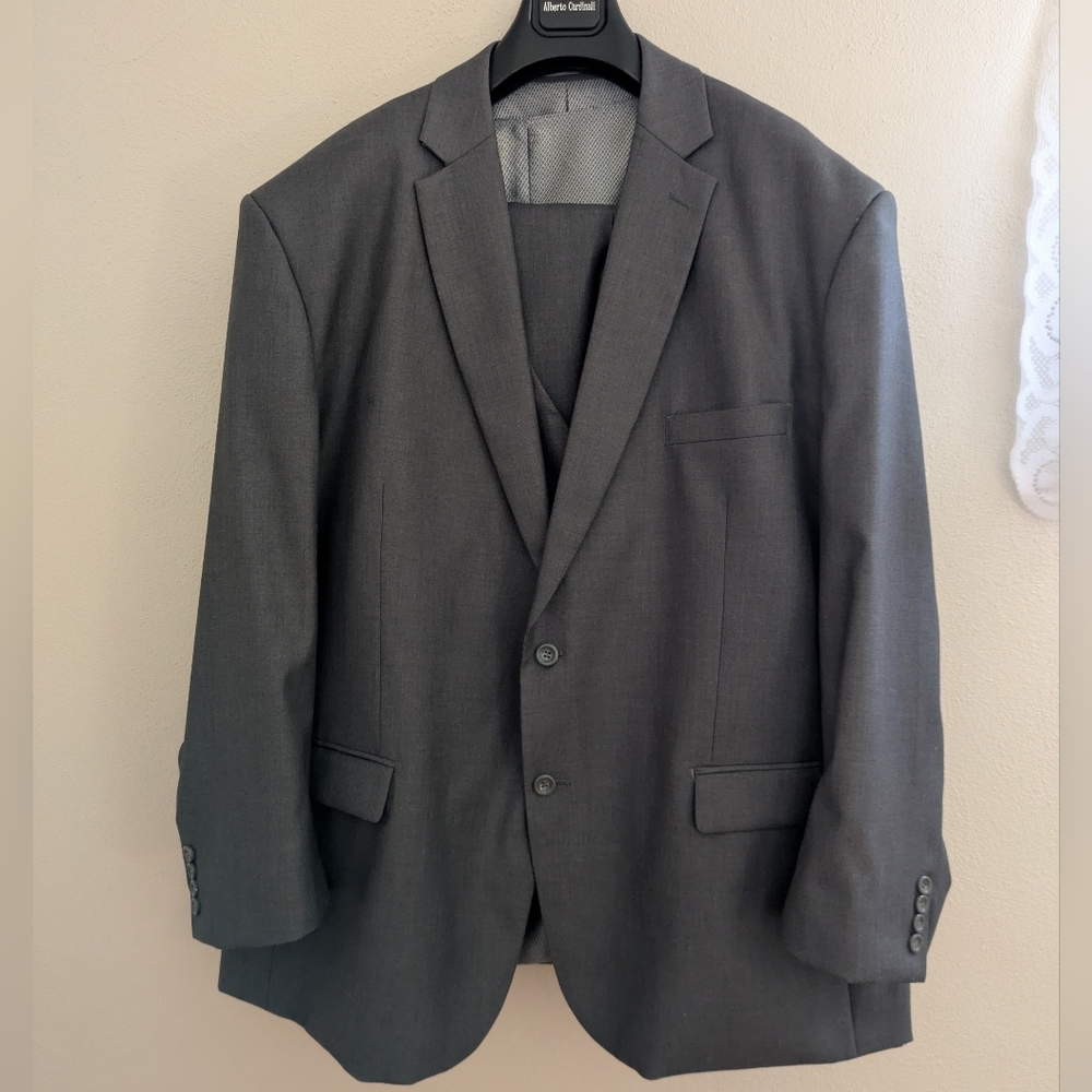 Vinci Men's Gray 3 Piece Suit